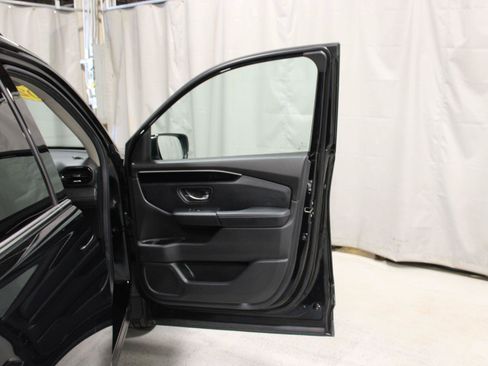 Used 2025 Honda Pilot Touring image 32