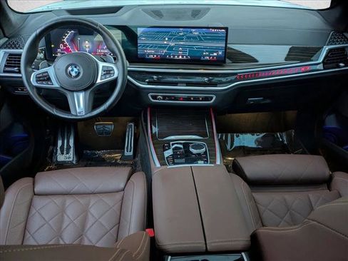 Used 2024 BMW X7 xDrive40i w/ M Sport Package image 19