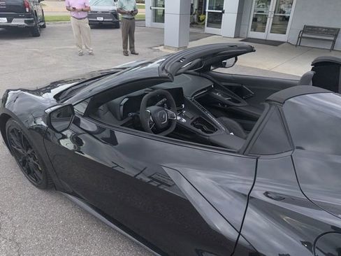 Used 2024 Chevrolet Corvette Stingray Preferred Conv w/ Z51 Performance Package RWD image 27