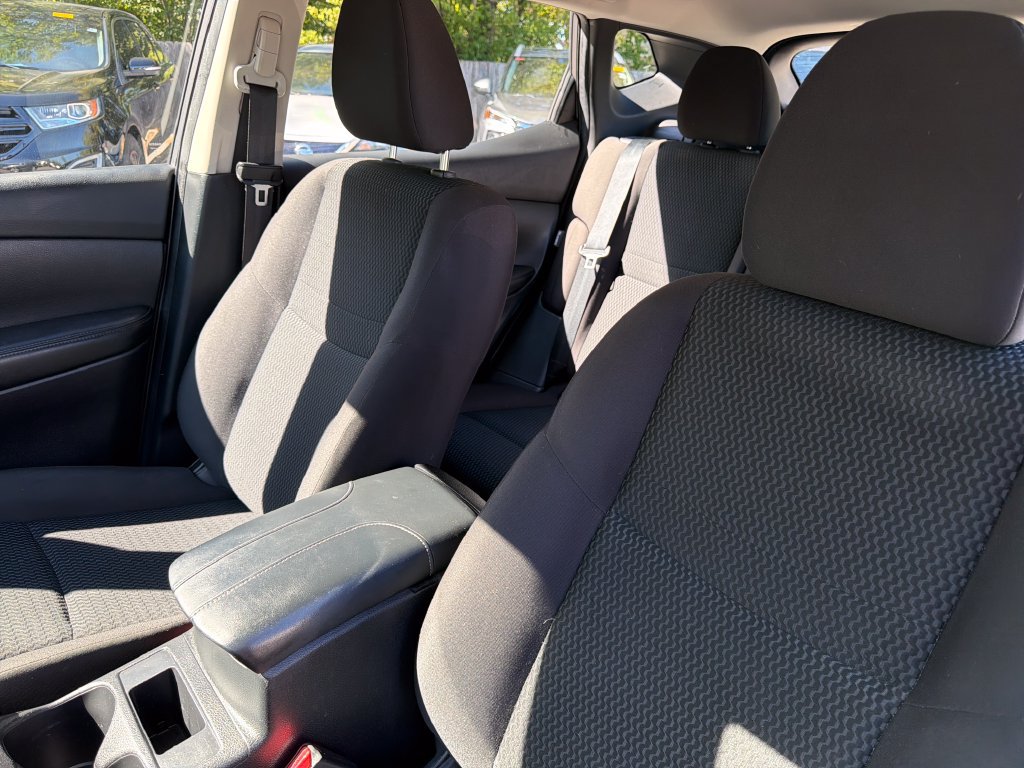 Used 2020 Nissan Rogue Sport S w/ Appearance Package FWD image 33