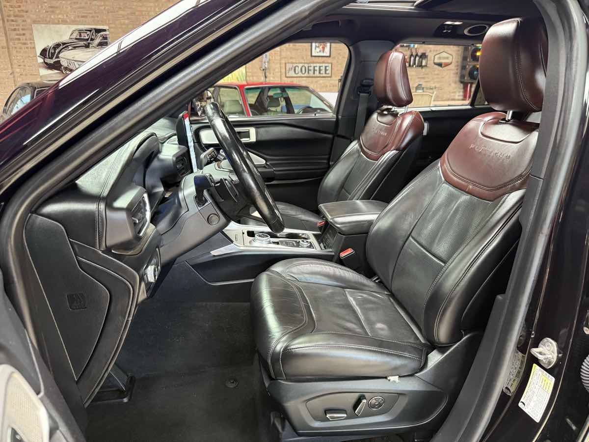 Used 2020 Ford Explorer Platinum w/ Premium Technology Package AWD/4WD image 26