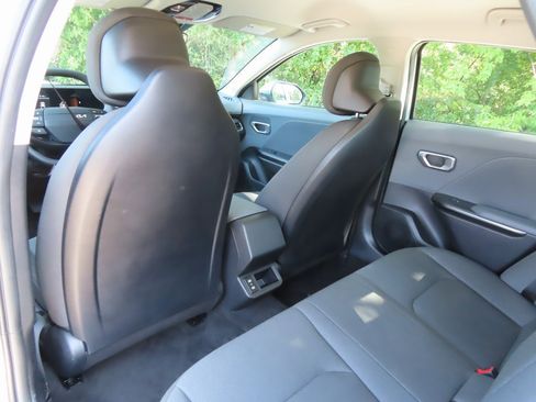 Certified 2025 Kia K4 LXS image 29