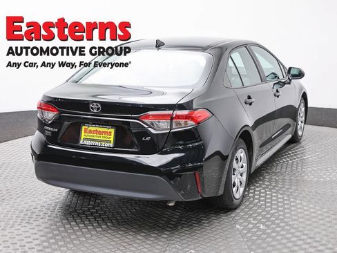 Used 2024 Toyota Corolla LE FWD image 5