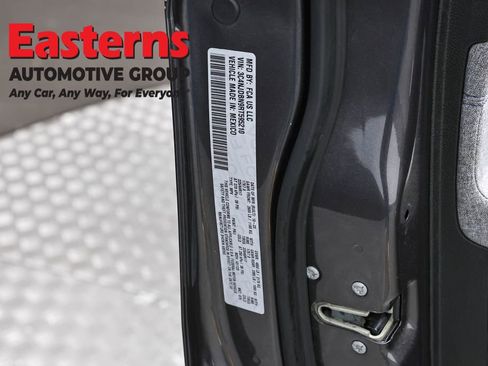 Used 2024 Jeep Compass Latitude AWD/4WD image 31