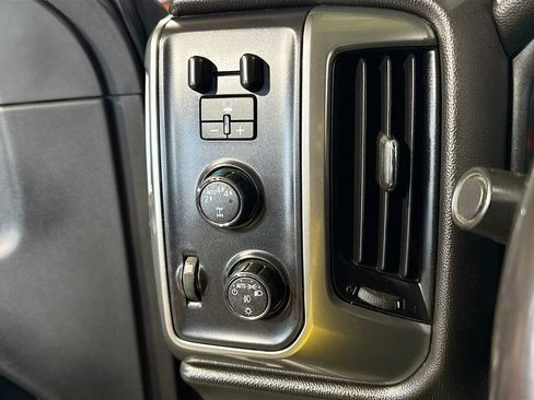 Used 2018 Chevrolet Silverado 1500 LT w/ All Star Edition AWD/4WD image 19