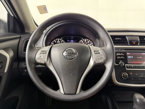 Used 2018 Nissan Altima 2.5 S FWD image 14
