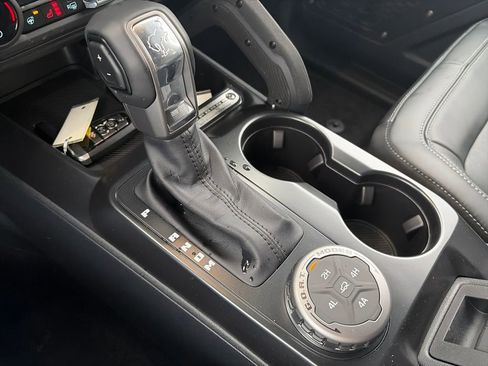 New 2025 Ford Bronco Outer Banks w/ Sasquatch Package AWD/4WD image 29