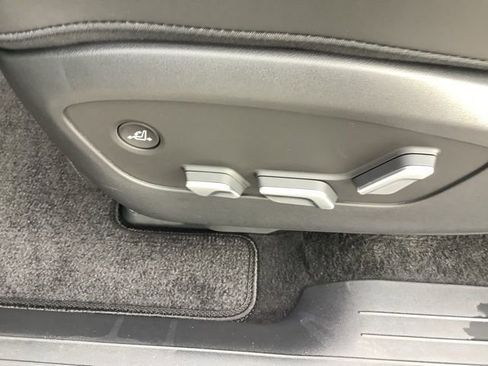 New 2026 Hyundai Ioniq 9 Limited AWD/4WD image 17