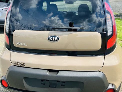 Used 2014 Kia Soul + image 8