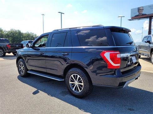 Used 2021 Ford Expedition XLT image 9