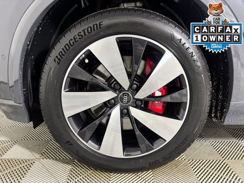 Used 2025 Audi SQ6 e-tron Prestige w/ Black Optic Package image 29