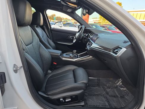 Used 2019 BMW 330i xDrive Sedan w/ Driving Assistance Package image 25