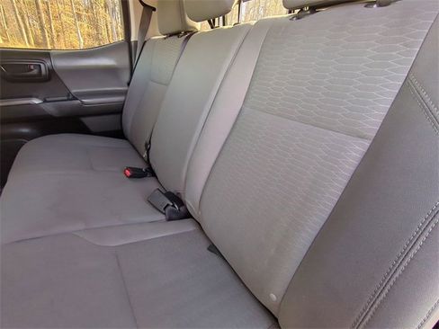 Used 2018 Toyota Tacoma SR5 image 28