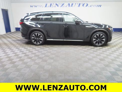 Used 2024 MAZDA CX-90 Plug-In Hybrid w/ Premium Pkg image 2