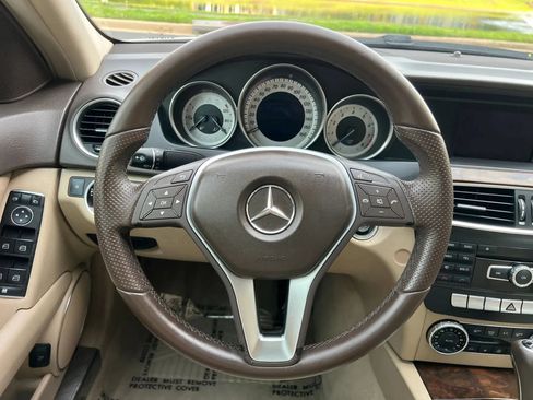 Used 2014 Mercedes-Benz C 250 Sedan image 21
