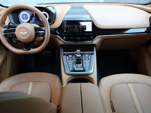 Used 2025 Aston Martin DBX 707 AWD/4WD image 4