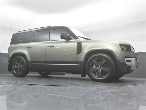 Used 2022 Land Rover Defender 110 SE image 37