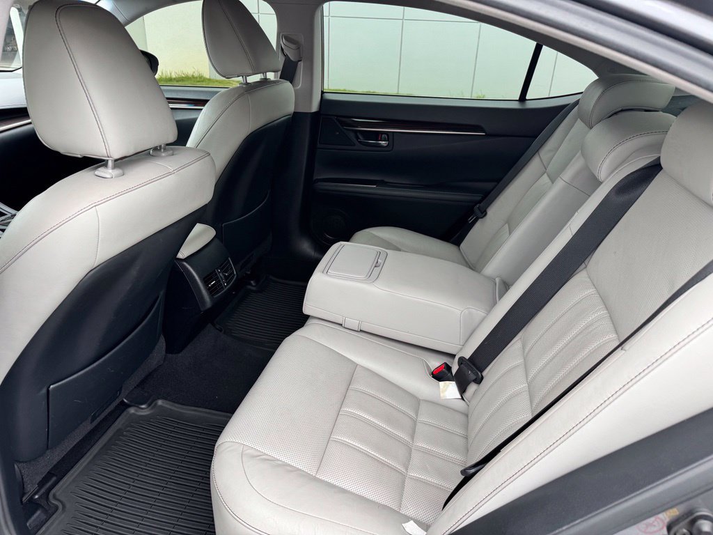 Used 2016 Lexus ES 350 FWD image 31