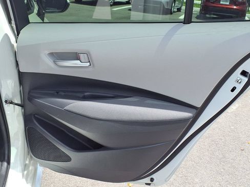 Used 2021 Toyota Corolla LE FWD image 14