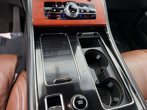 Used 2022 Lincoln Aviator Grand Touring w/ Equipment Group 301A AWD/4WD image 17