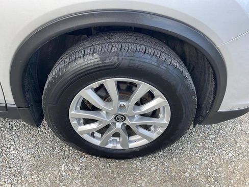 Used 2018 Nissan Rogue SV w/ Premium Package AWD/4WD image 29