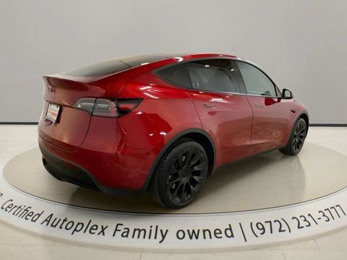 Used 2024 Tesla Model Y 2WD image 5