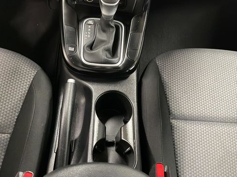 Used 2025 Kia Soul LX w/ LX Technology Package FWD image 17