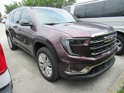 Used 2024 GMC Acadia Elevation FWD image 1