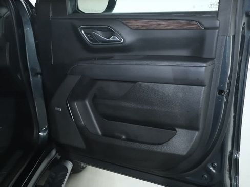 Used 2022 Chevrolet Tahoe Z71 w/ Z71 Off-Road Package AWD/4WD image 35