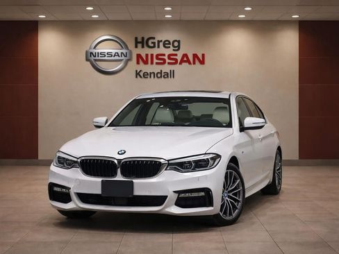 Used 2020 BMW 530e w/ Convenience Package RWD image 5