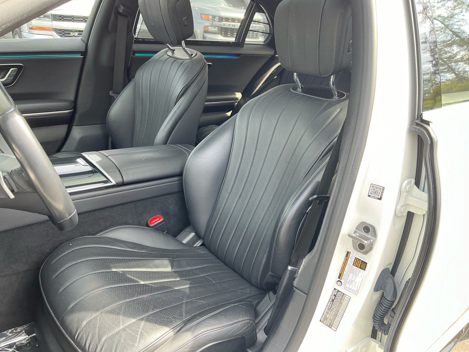 Used 2022 Mercedes-Benz S 580 4MATIC Sedan w/ AMG Line Package image 19