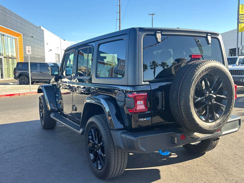 Used 2023 Jeep Wrangler Sahara image 7