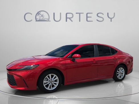 Used 2025 Toyota Camry LE FWD image 1