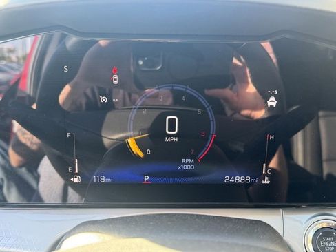 Used 2025 Chevrolet Trax LT w/ LT Convenience Package image 30