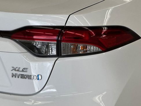 Used 2024 Toyota Corolla XLE FWD image 25