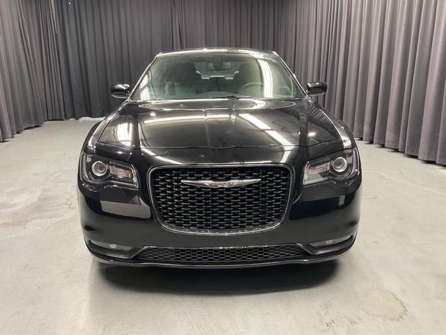 Used 2019 Chrysler 300 S RWD image 6