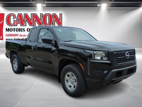 Used 2022 Nissan Frontier S w/ Technology Package image 3