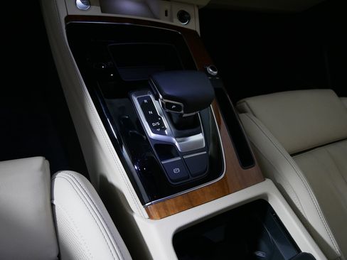 Used 2022 Audi Q5 2.0T Premium Plus AWD/4WD image 24