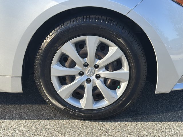 Used 2020 Toyota Corolla LE FWD image 14