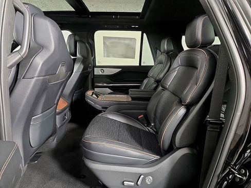 New 2026 Lincoln Navigator L Black Label AWD/4WD image 10