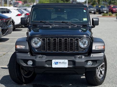 Used 2024 Jeep Wrangler Unlimited Sport AWD/4WD image 2