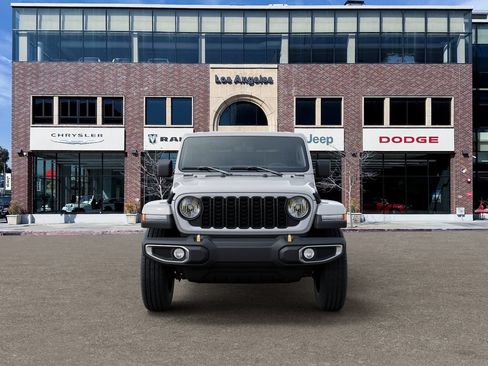 New 2026 Jeep Gladiator Sport AWD/4WD image 6