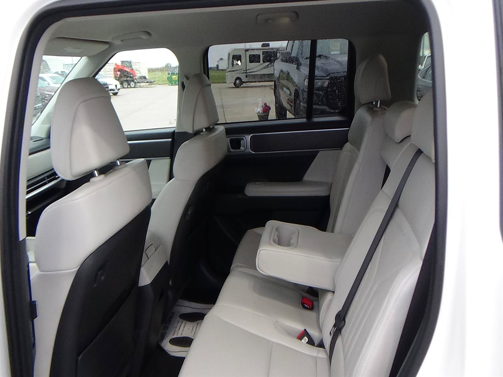 Used 2026 Hyundai Santa Fe SEL FWD image 13
