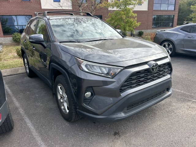 Used 2021 Toyota RAV4 XLE w/ Convenience Package FWD image 3