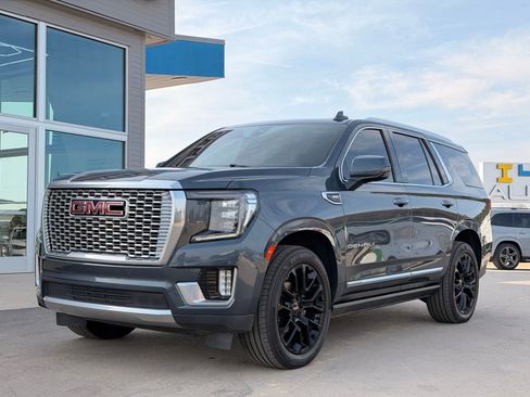 Used 2021 GMC Yukon Denali w/ Denali Premium Package image 10