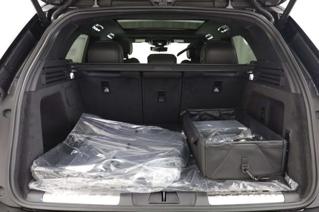 New 2026 Land Rover Range Rover Sport Dynamic SE AWD/4WD image 19