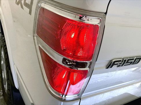 Used 2011 Ford F150 Lariat w/ Lariat Chrome Pkg image 23