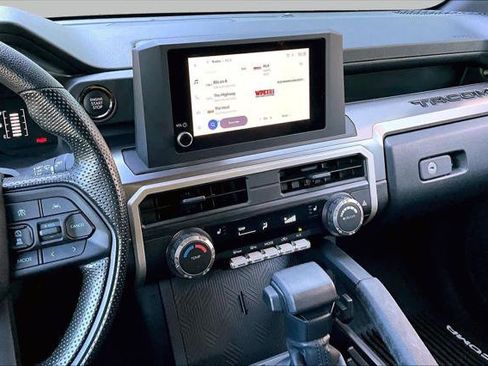 Certified 2025 Toyota Tacoma SR5 AWD/4WD image 7