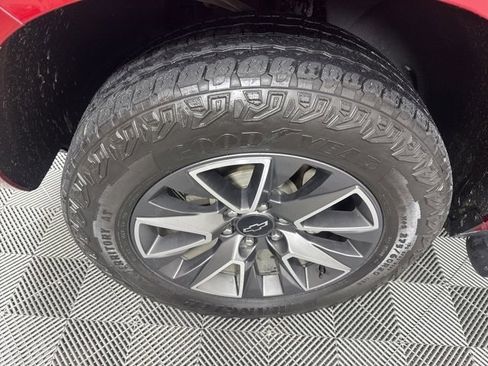 Certified 2024 Chevrolet Tahoe Z71 w/ Luxury Package image 10