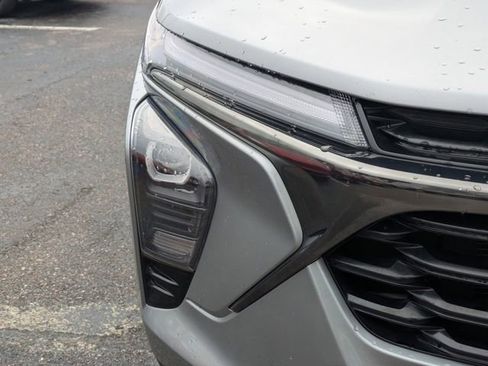 Used 2024 Chevrolet Trax RS image 8